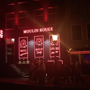 被迫夹跳蛋不许穿内裤
